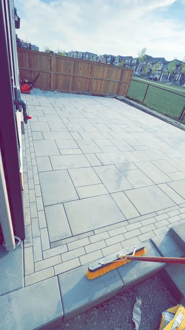 Hardscaping and landscaping - Photo 3