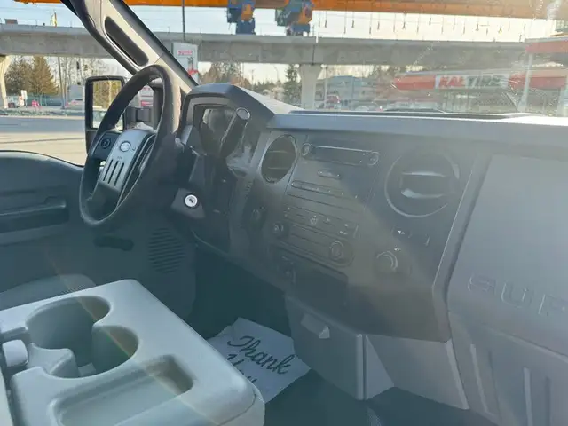 2011 Ford F-250 Crew Cab / 8 Ft Long Box / 4x4 - Photo 12