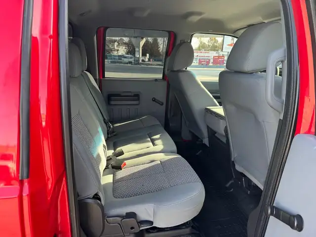 2011 Ford F-250 Crew Cab / 8 Ft Long Box / 4x4 - Photo 14