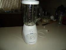 HAMILTON BEACH  BLENDER - WHITE