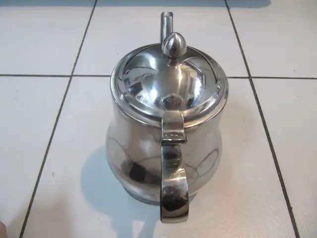 Stainless Steel 18-8 One Litre  Capacity Tea Pot Very Clean Cond - Photo 9