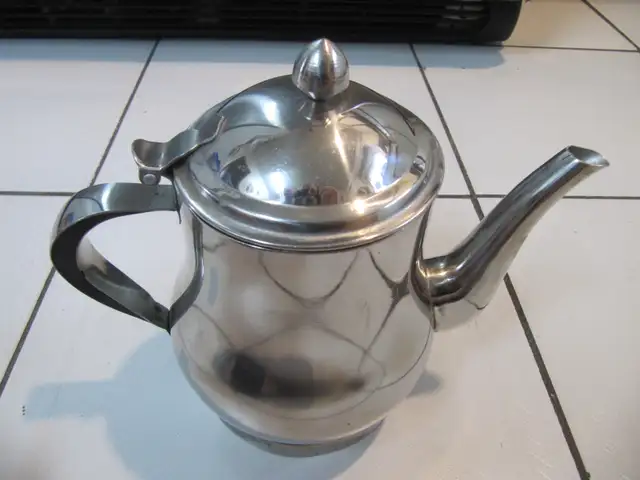 Stainless Steel 18-8 One Litre  Capacity Tea Pot Very Clean Cond - Photo 10