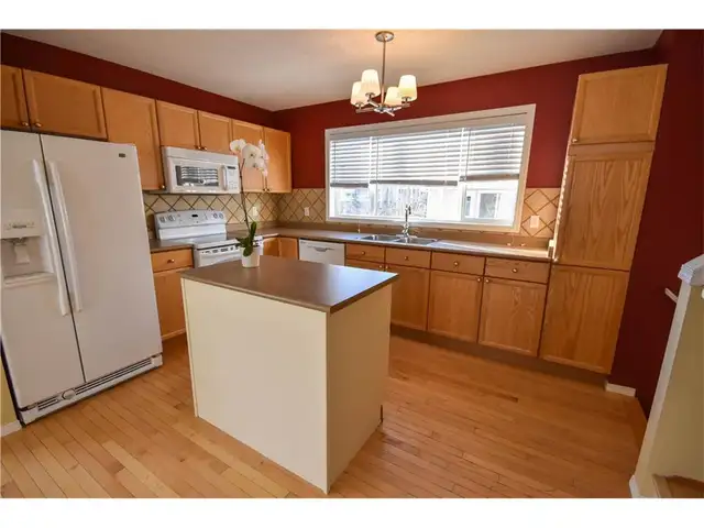 Super clean,  large room  5 mins to C train station - Photo 2