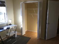 Super clean,  large room  5 mins to C train station - Photo 4