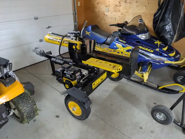 Wood splitter for sale like new