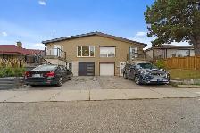 2 bedroom walk-in basement apartment - Toronto - Available May 1