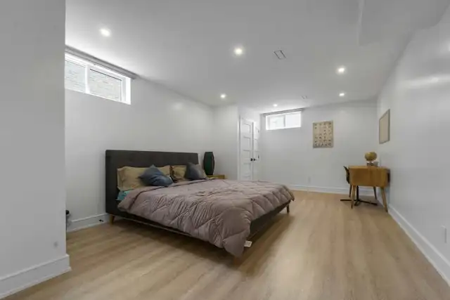 2 bedroom walk-in basement apartment - Toronto - Available May 1 - Photo 2