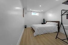 2 bedroom walk-in basement apartment - Toronto - Available May 1 - Photo 3
