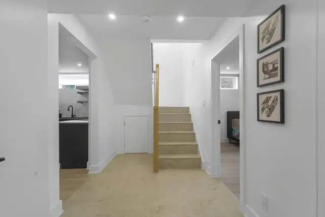 2 bedroom walk-in basement apartment - Toronto - Available May 1 - Photo 8