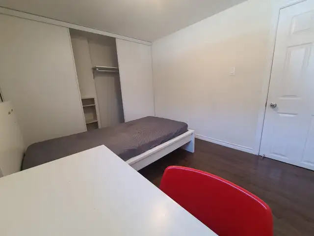 @ North York, Sheppard Leslie, Room Rent-2Min Walk to TTC Subway - Photo 2