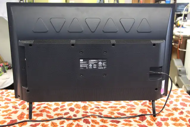 32-inch TCL LED Smart Android TV (720p) - Price Reduced (#43370) - Photo 3