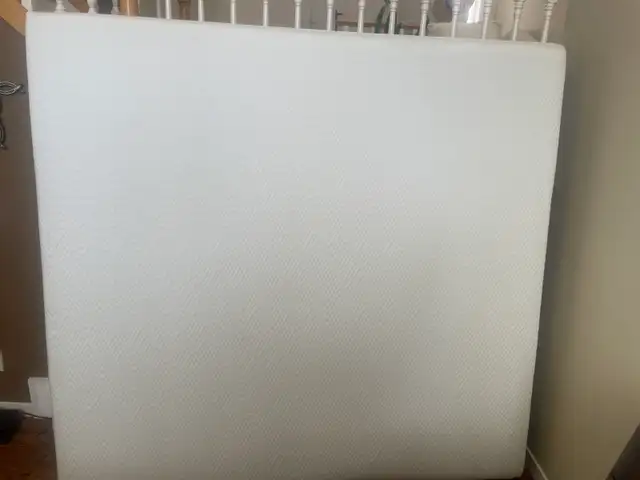 King Size Mattress - Memory Foam - Photo 3