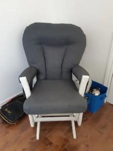 À   DONNER :  Chaise berçante