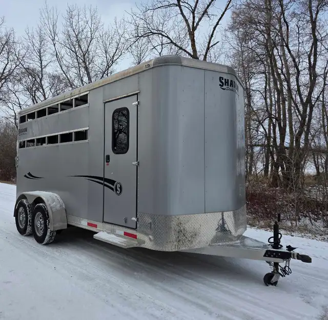 2020 Shadow 3 horse bumper pull Trailer