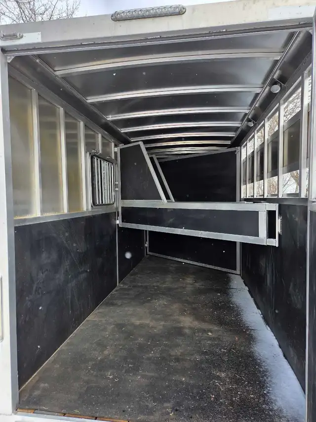 2020 Shadow 3 horse bumper pull Trailer - Photo 6