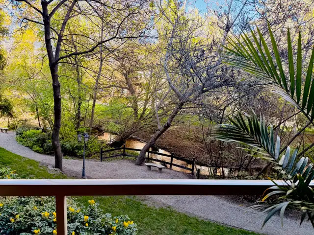 1 Bed   Den 2 Bath Condo in Kelowna - Photo 3