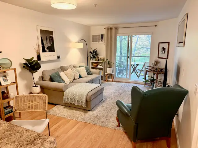 1 Bed   Den 2 Bath Condo in Kelowna - Photo 4