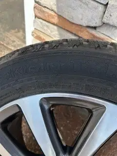 Like New aluminum rims with snow tires - Photo 4