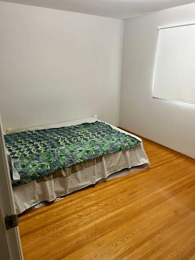 room for rent in family home - Photo 2