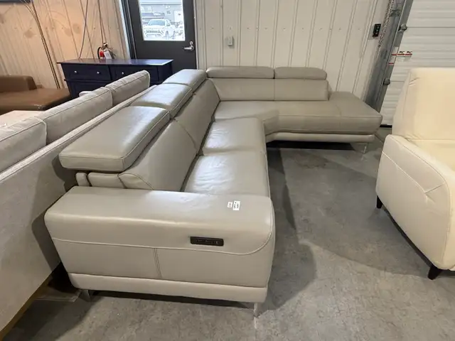 Grey leather sectional with power seat - Photo 3