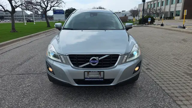 2010 Volvo XC60 T6 ALL WHEEL DRIVE- PREMIER- CERTIFIED - Photo 2