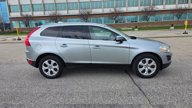 2010 Volvo XC60 T6 ALL WHEEL DRIVE- PREMIER- CERTIFIED - Photo 5