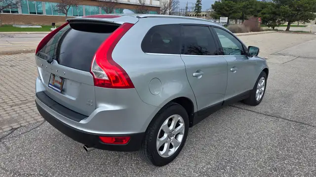 2010 Volvo XC60 T6 ALL WHEEL DRIVE- PREMIER- CERTIFIED - Photo 6