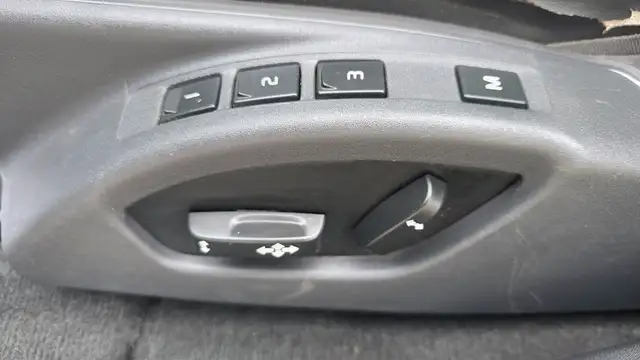 2010 Volvo XC60 T6 ALL WHEEL DRIVE- PREMIER- CERTIFIED - Photo 13