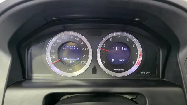 2010 Volvo XC60 T6 ALL WHEEL DRIVE- PREMIER- CERTIFIED - Photo 18