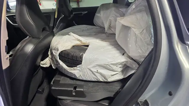 2010 Volvo XC60 T6 ALL WHEEL DRIVE- PREMIER- CERTIFIED - Photo 29