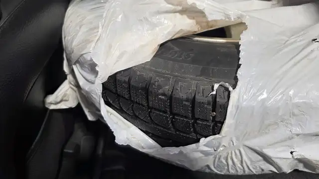 2010 Volvo XC60 T6 ALL WHEEL DRIVE- PREMIER- CERTIFIED - Photo 30