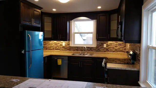 Large Bedroom near Mohawk college _ Female only AC Included - Photo 3