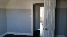 Large Bedroom near Mohawk college _ Female only AC Included - Photo 4