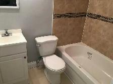 Large Bedroom near Mohawk college _ Female only AC Included - Photo 5