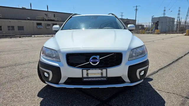 2016 Volvo XC70 T5 PREMIER AWD - CERTIFIED  - LIKE NEW - Photo 2