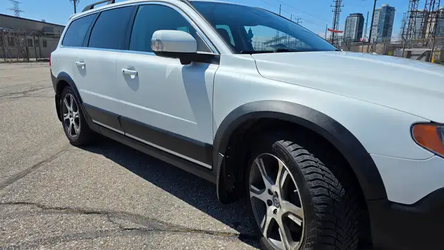 2016 Volvo XC70 T5 PREMIER AWD - CERTIFIED  - LIKE NEW - Photo 3