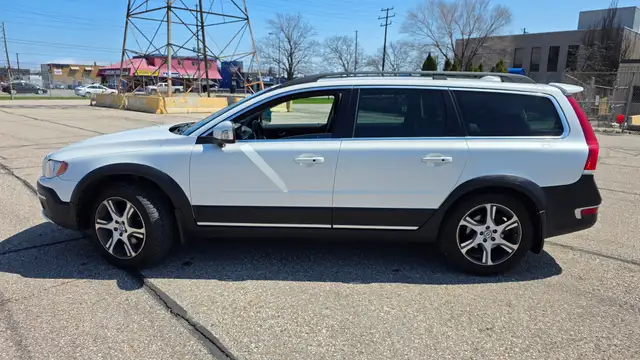 2016 Volvo XC70 T5 PREMIER AWD - CERTIFIED  - LIKE NEW - Photo 5