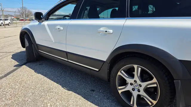 2016 Volvo XC70 T5 PREMIER AWD - CERTIFIED  - LIKE NEW - Photo 8