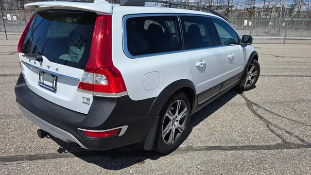 2016 Volvo XC70 T5 PREMIER AWD - CERTIFIED  - LIKE NEW - Photo 9