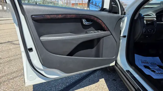 2016 Volvo XC70 T5 PREMIER AWD - CERTIFIED  - LIKE NEW - Photo 21