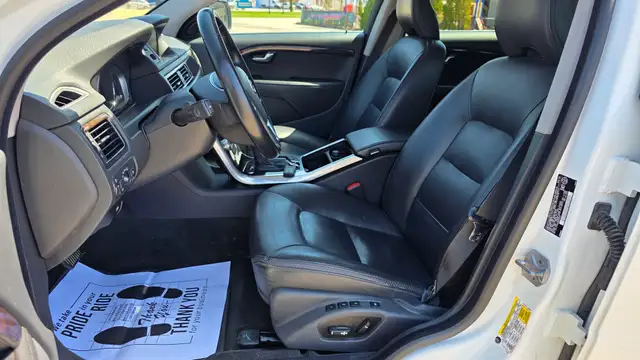 2016 Volvo XC70 T5 PREMIER AWD - CERTIFIED  - LIKE NEW - Photo 22