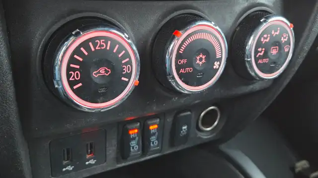 CERTIFIED 2019 MITSUBISHI RVR -AWD -LOADED -HTD SEATS  -YORKTON - Photo 8