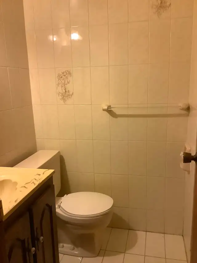 1 Bedroom Walkout basement Apartment Toronto, utilities included - Photo 3