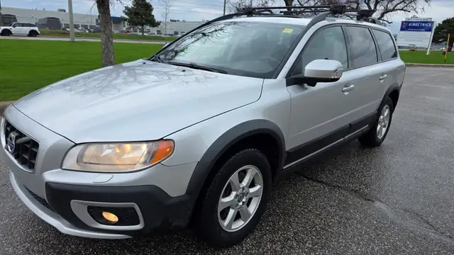 2010 Volvo XC70 3.2 AWD- CERTIFIED - GREAT SHAPE! - Photo 5