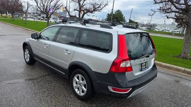 2010 Volvo XC70 3.2 AWD- CERTIFIED - GREAT SHAPE! - Photo 7