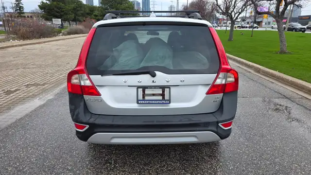 2010 Volvo XC70 3.2 AWD- CERTIFIED - GREAT SHAPE! - Photo 8