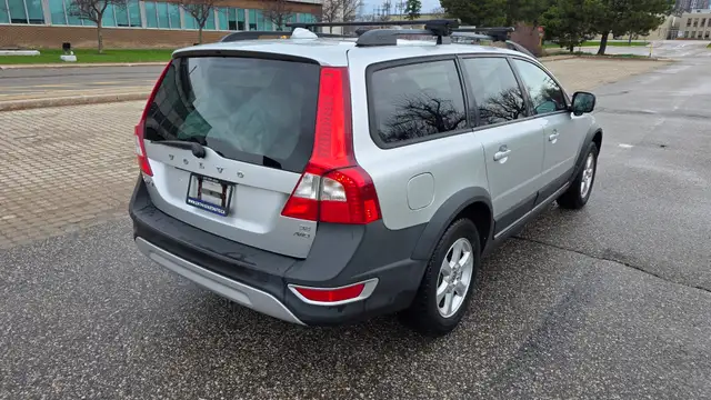 2010 Volvo XC70 3.2 AWD- CERTIFIED - GREAT SHAPE! - Photo 11
