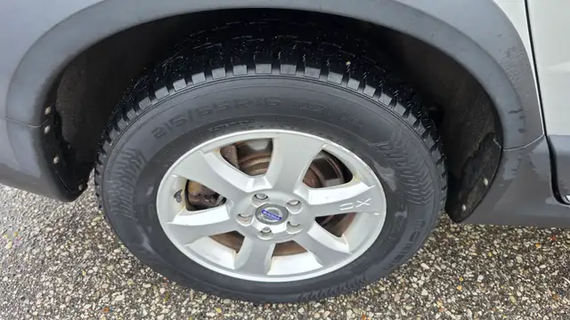 2010 Volvo XC70 3.2 AWD- CERTIFIED - GREAT SHAPE! - Photo 13