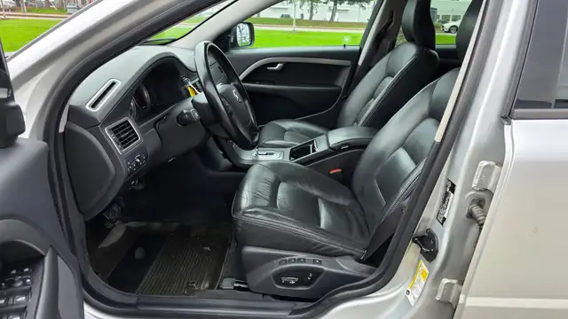 2010 Volvo XC70 3.2 AWD- CERTIFIED - GREAT SHAPE! - Photo 29