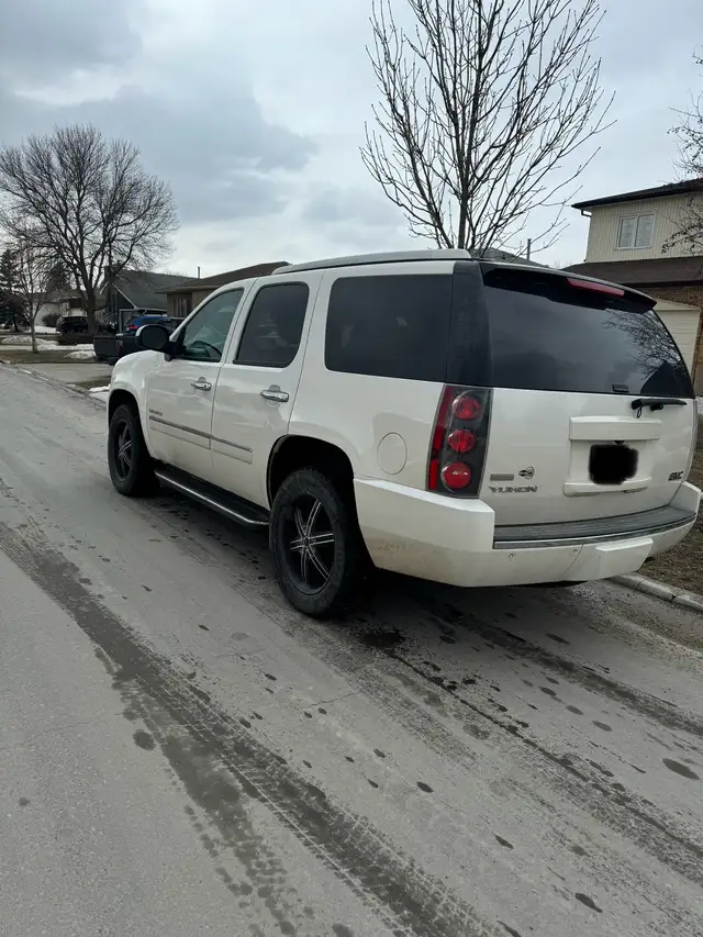 2012 GMC YUKON DENALI FRESH SAFETY $12,250 OBO - Photo 2